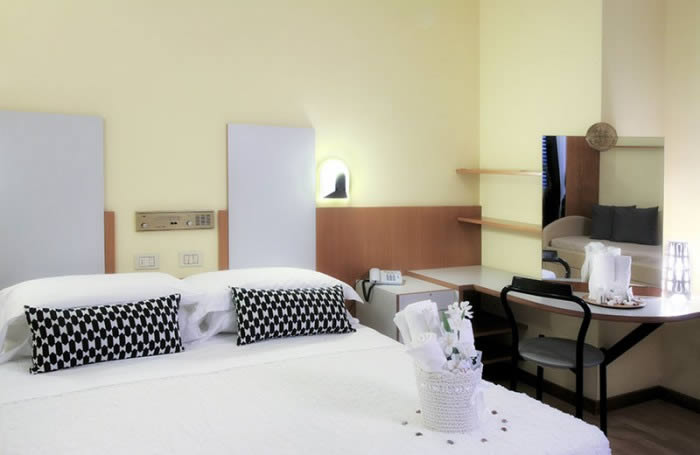 hotel riccione con balcone