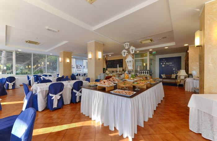 hotel riccione con sala ristorante climatizzata