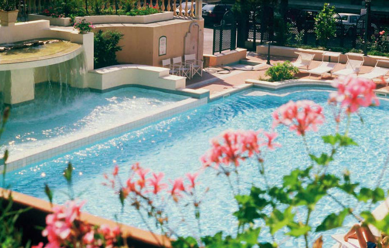 hotel riccione 3 stelle con piscina