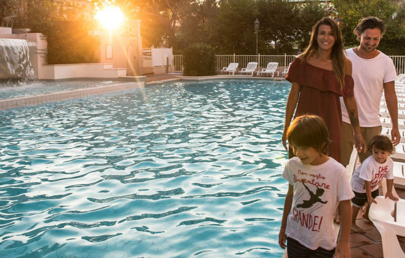 piscina hotel milano helvetia riccione