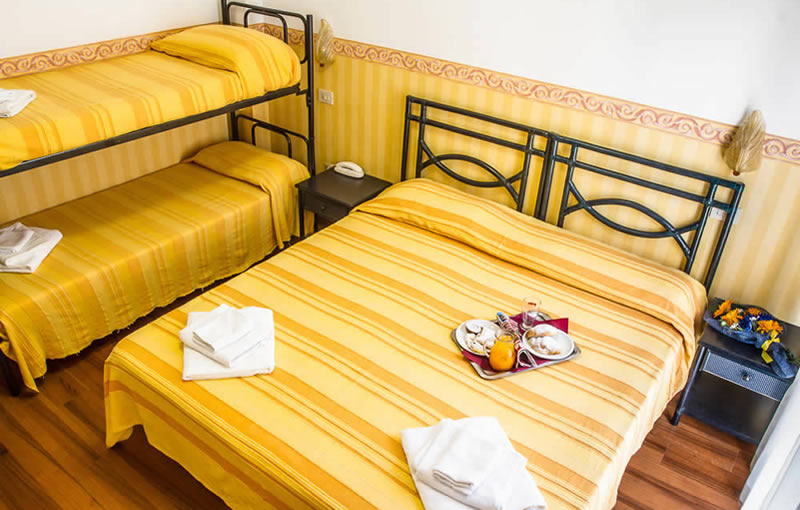 hotel riccione camera multipla