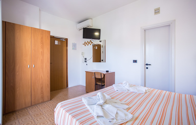 hotel riccione 2 stelle camera doppia
