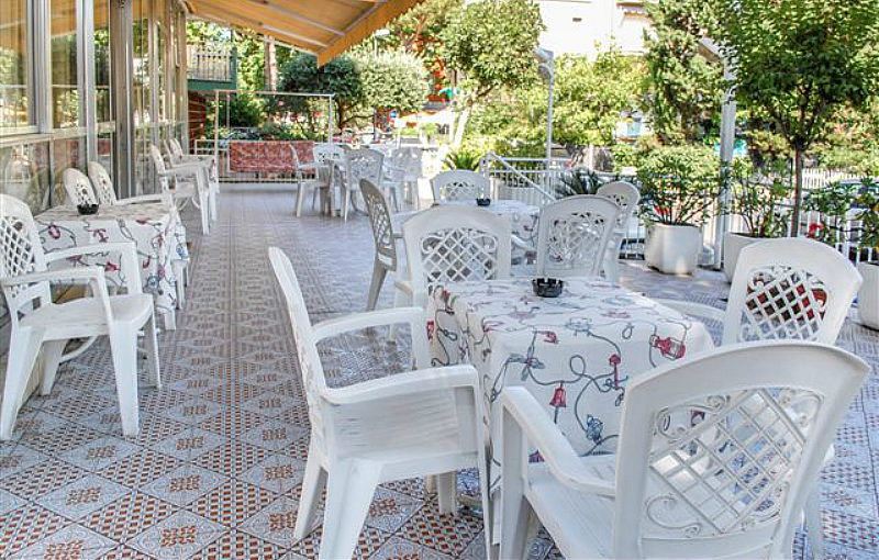 hotel riccione 2 stelle