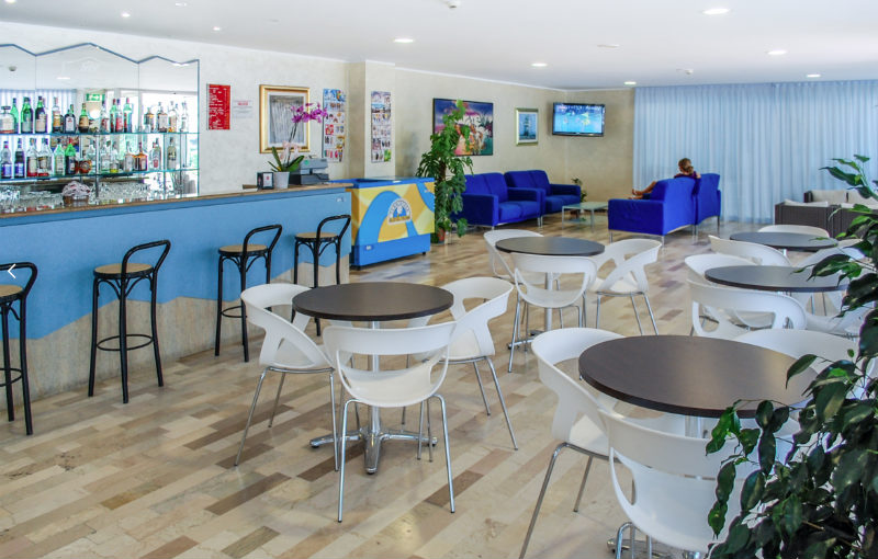 bar hotel delfino riccione