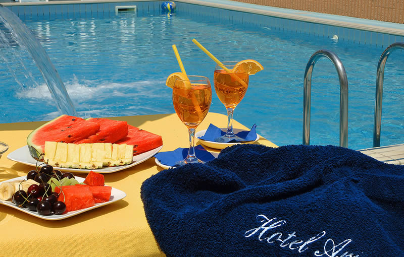 hotel riccione con piscina