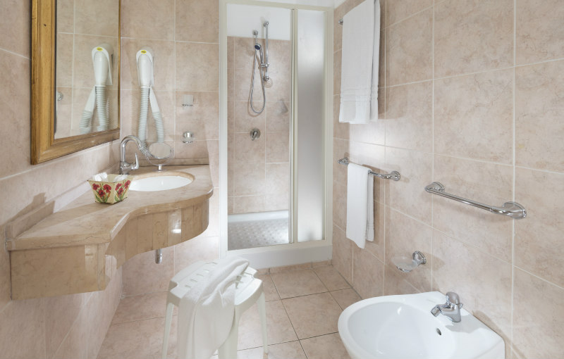 hotel riccione bagni nuovi
