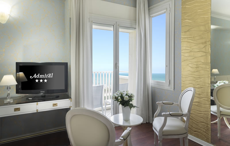 hotel riccione 3 stelle Superior sul mare