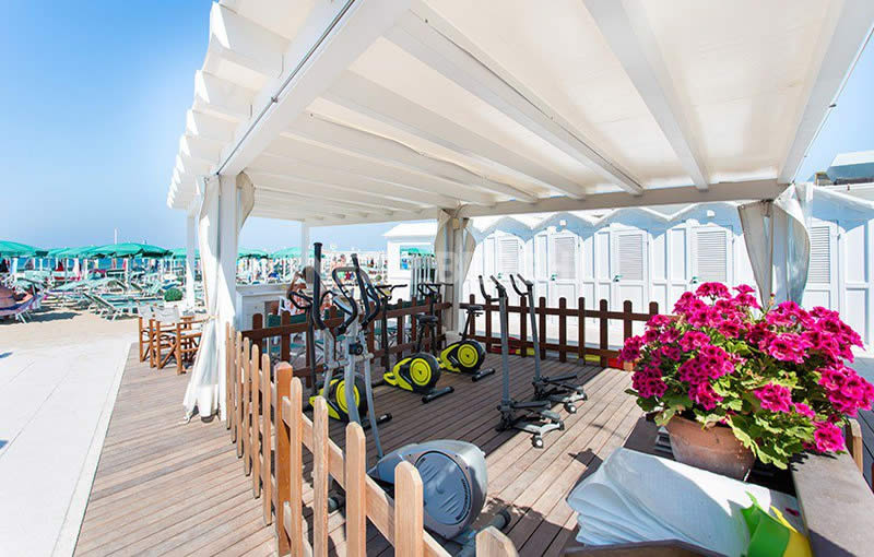 hotel riccione spiaggia area fitness