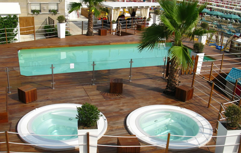 hotel riccione spiaggia con vasche idromassaggio