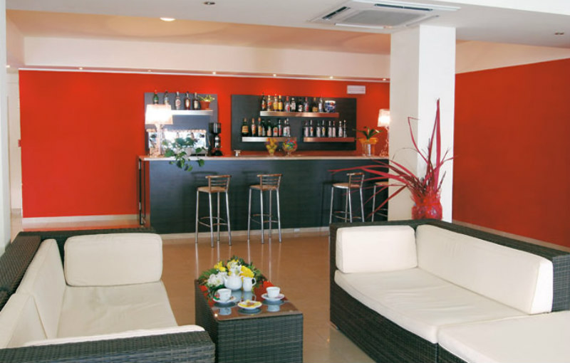 hotel riccione con bar