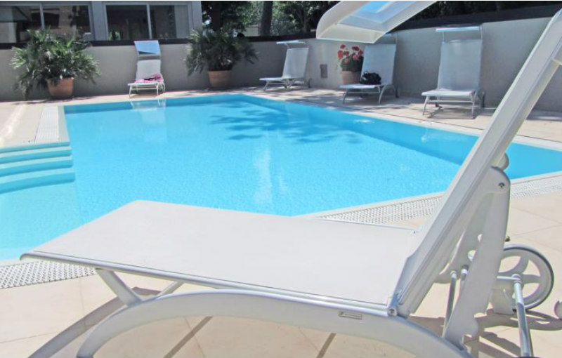hotel riccione con piscina 3 stelle
